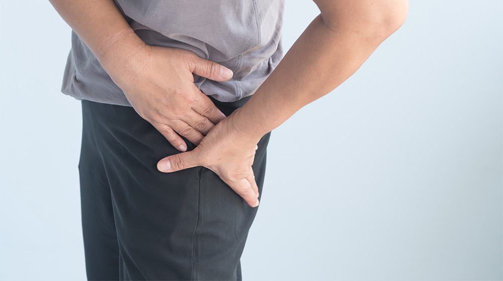 senior-woman-suffering-from-pelvic-pain-What-Does-Femoral-Artery-Pain-Feel-Like-ss-feat-proowdrw3yqk06otp6espmlzidxj4oqowt7kjclae8