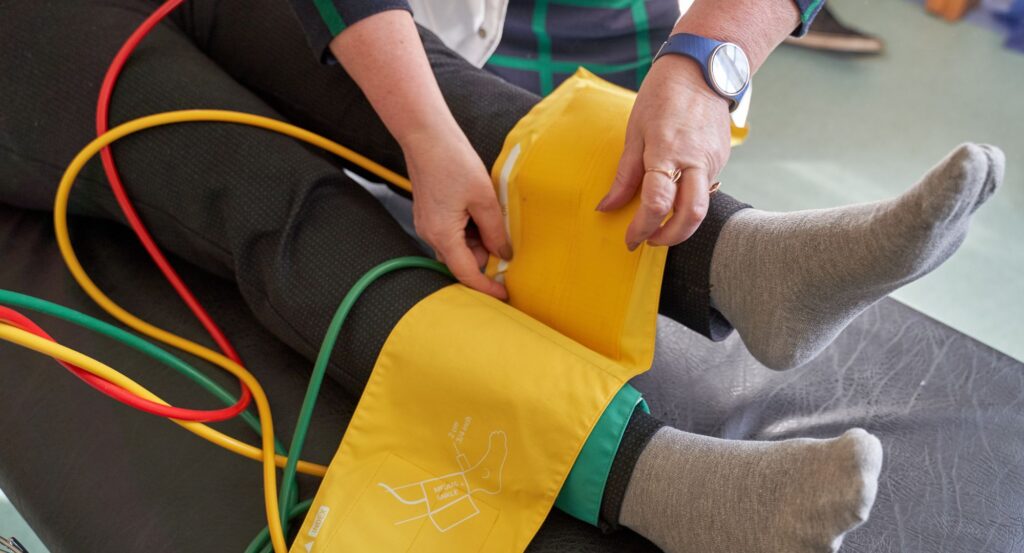 M37617 What Are the Symptoms of Peripheral Arterial Disease Featured Image